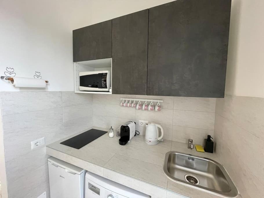 Tiny House - 15 Minutes To Duomo Apartment มิลาน ภายนอก รูปภาพ